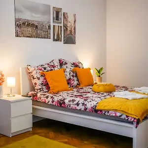 Ultracentral Golden Gatehouse 3 Bdrm Bucharest